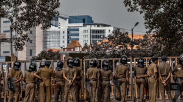 தகவல்-அறியும்-உரிமைச்சட்டம்-தகவல்-கேட்பவரை-மிரட்டினால்-என்ன-செய்வது.jpg